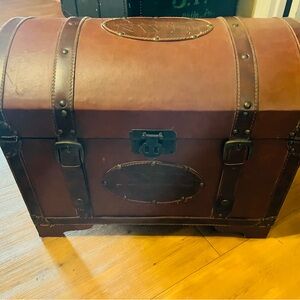 Vintage Style Brown Leather Travel Trunk Chest